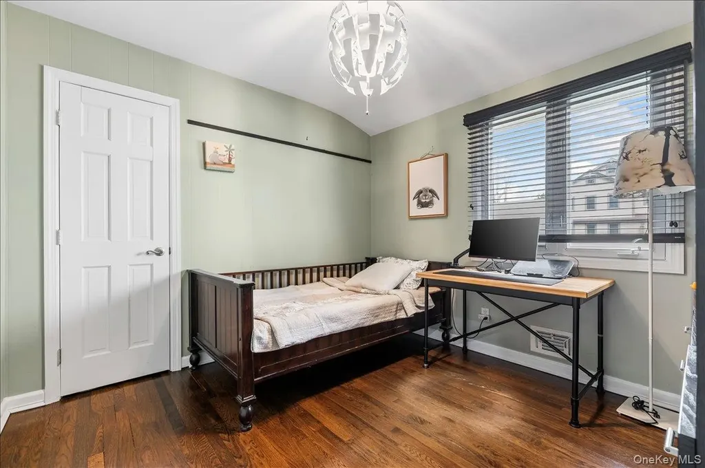9 Delaware Avenue Jericho NY 11753
