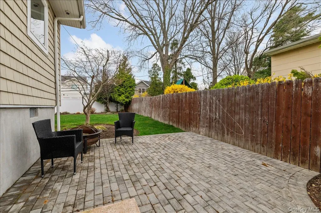 9 Delaware Avenue Jericho NY 11753