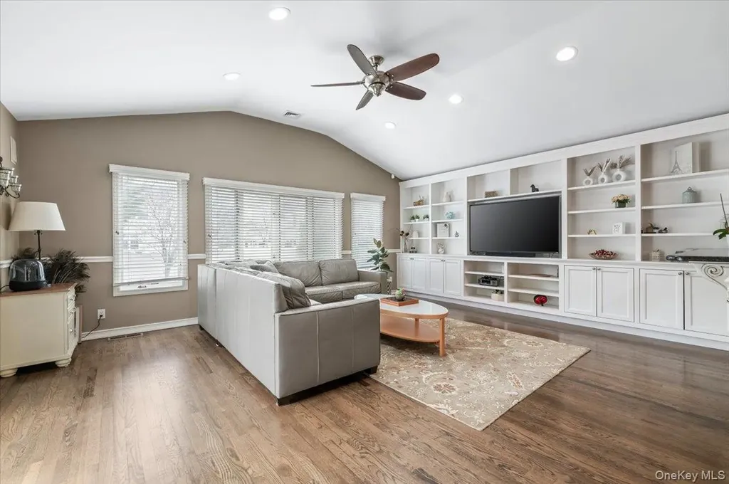 9 Delaware Avenue Jericho NY 11753