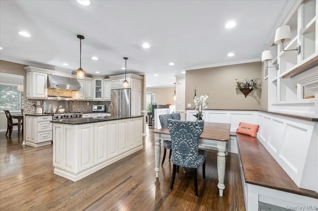 9 Delaware Avenue Jericho NY 11753