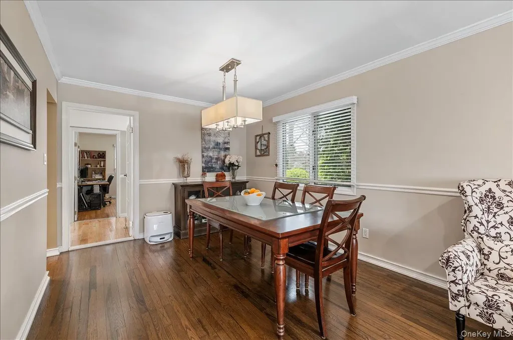9 Delaware Avenue Jericho NY 11753