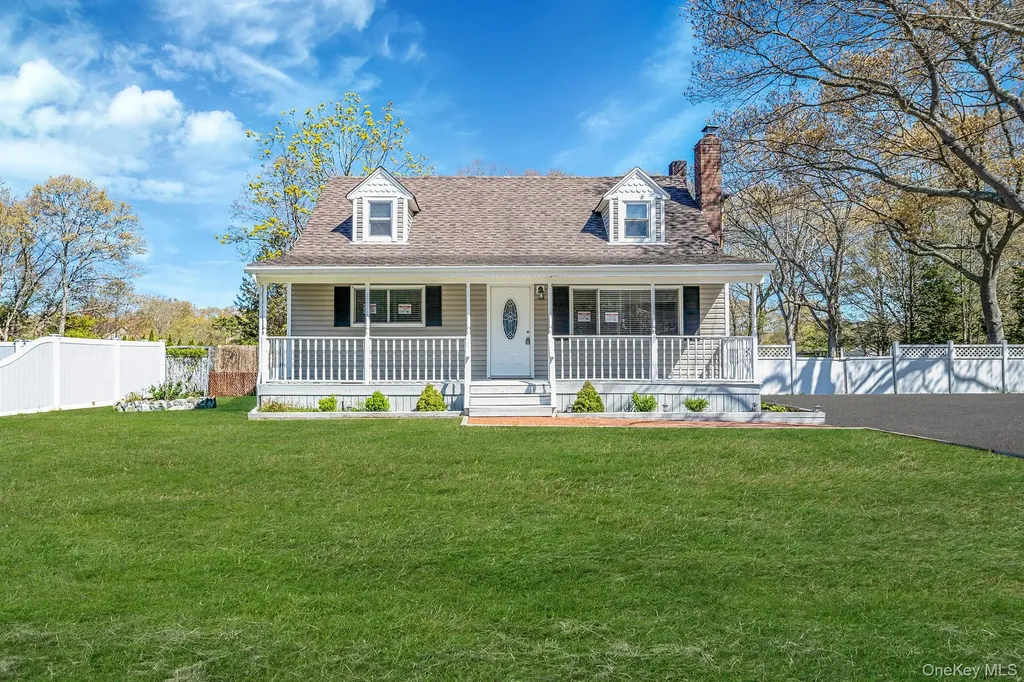 67 Pentmoor Drive Mastic NY 11950
