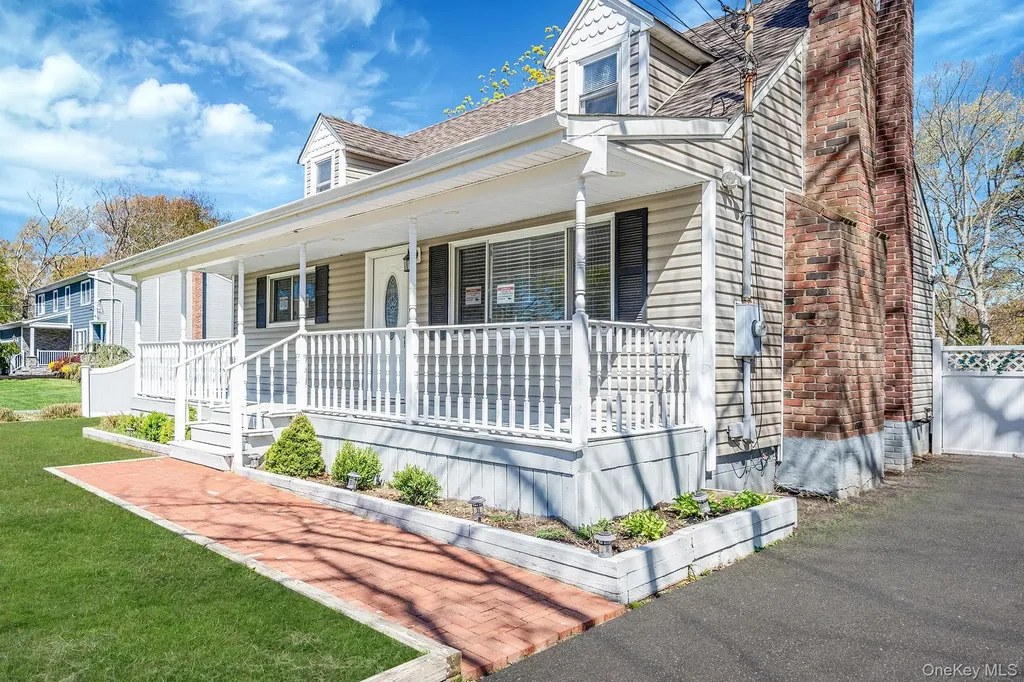 67 Pentmoor Drive Mastic NY 11950