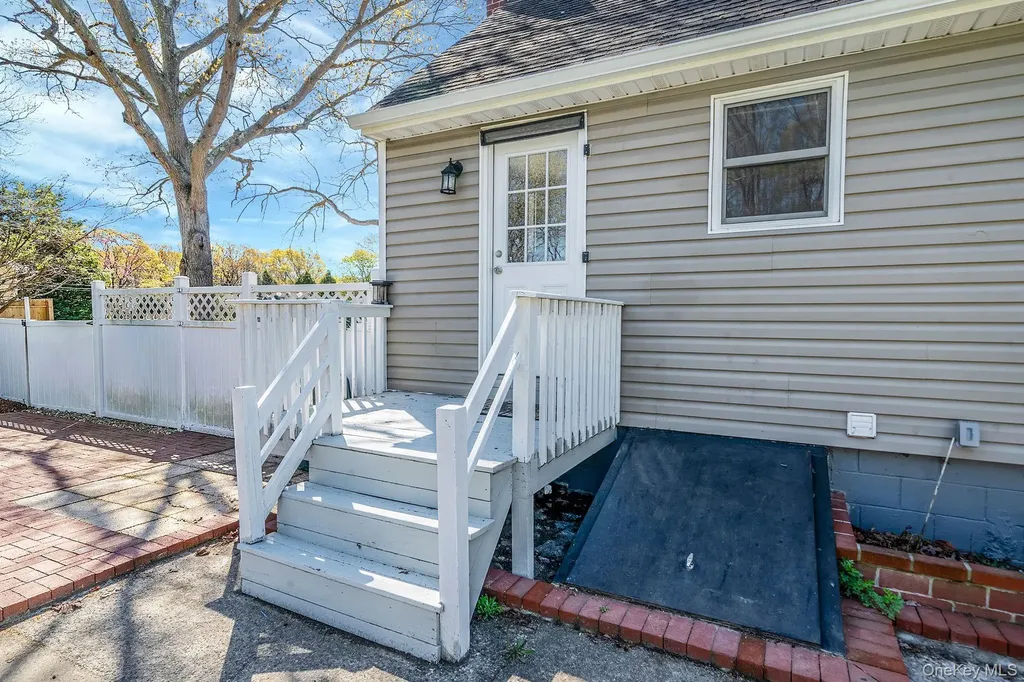 67 Pentmoor Drive Mastic NY 11950