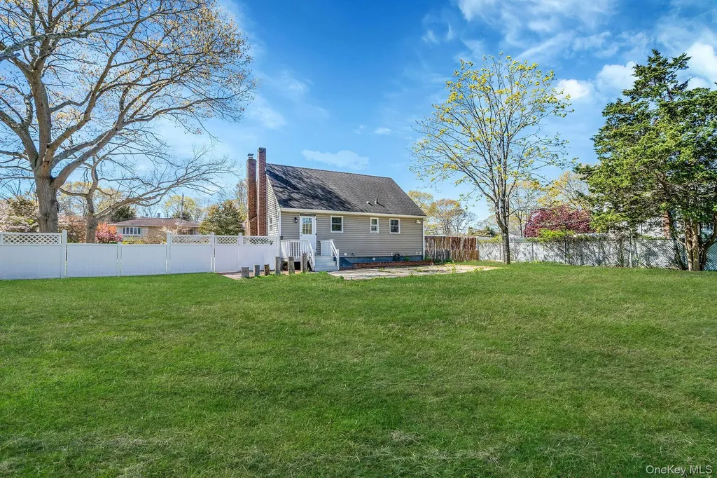 67 Pentmoor Drive Mastic NY 11950
