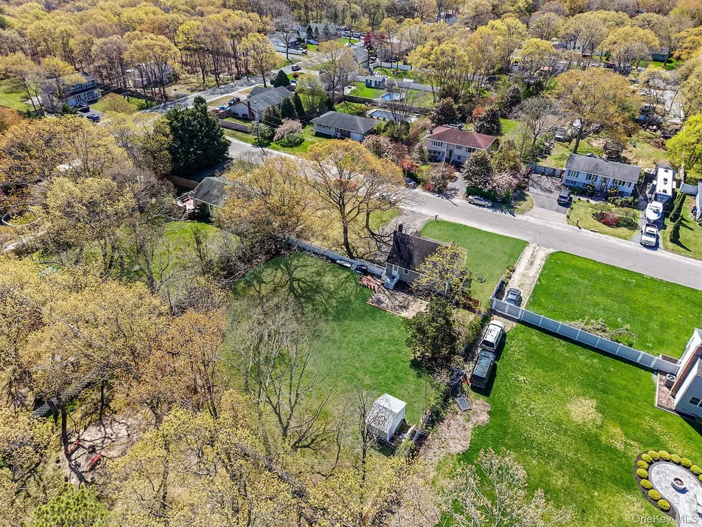 67 Pentmoor Drive Mastic NY 11950