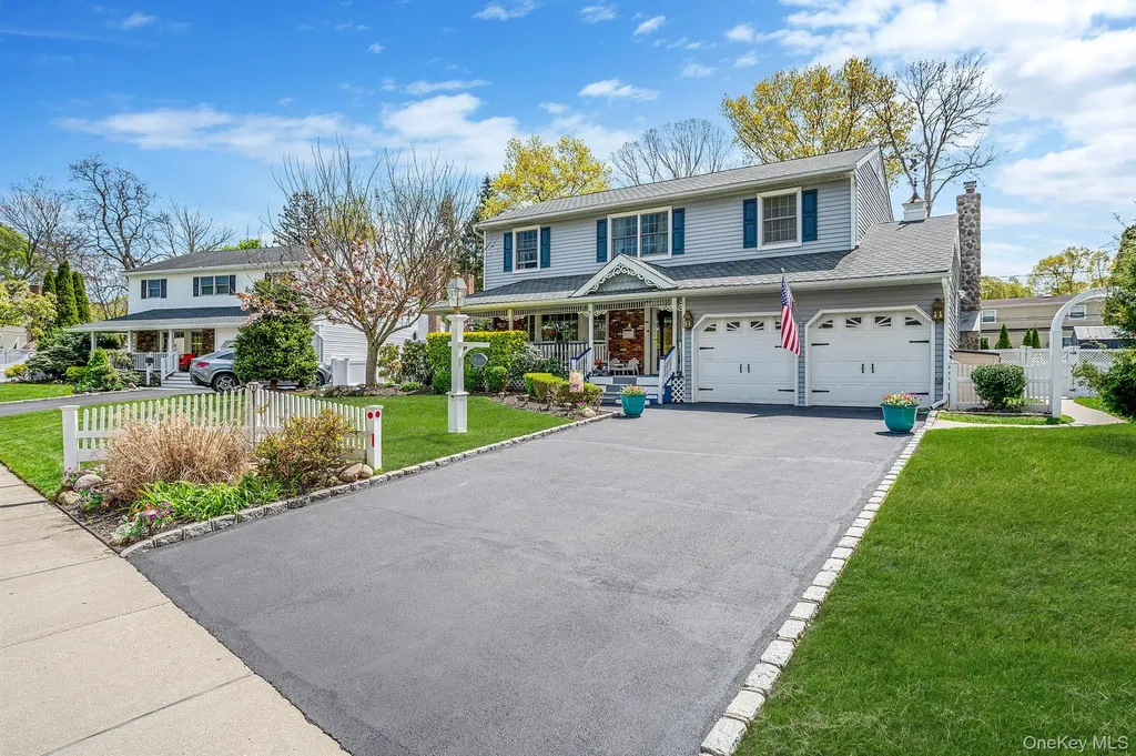 8 Whisper Lane Smithtown NY 11787