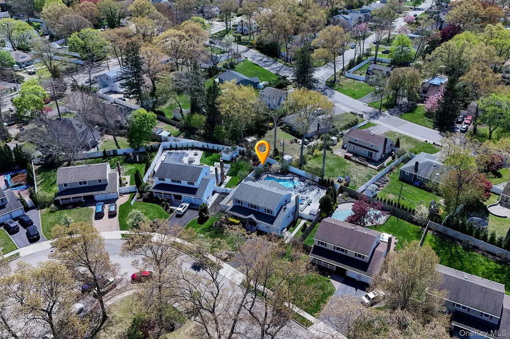 8 Whisper Lane Smithtown NY 11787