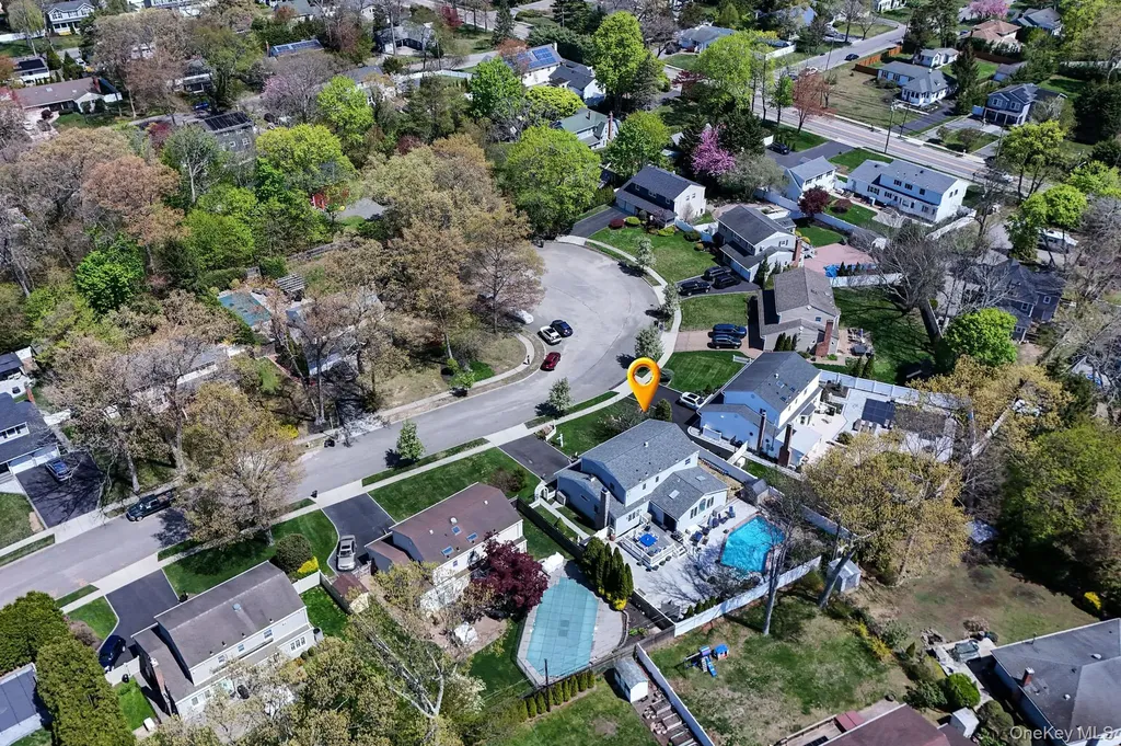 8 Whisper Lane Smithtown NY 11787