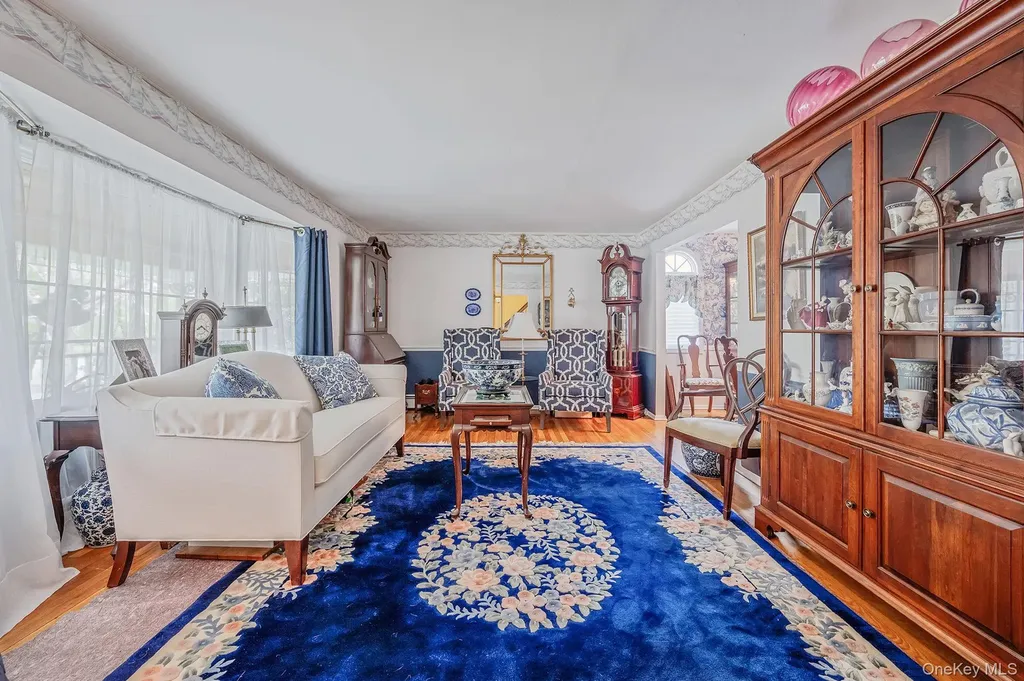8 Whisper Lane Smithtown NY 11787