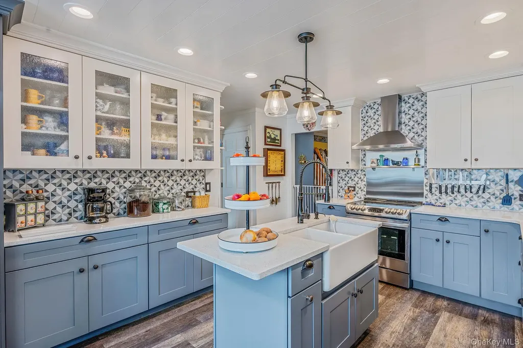 8 Whisper Lane Smithtown NY 11787