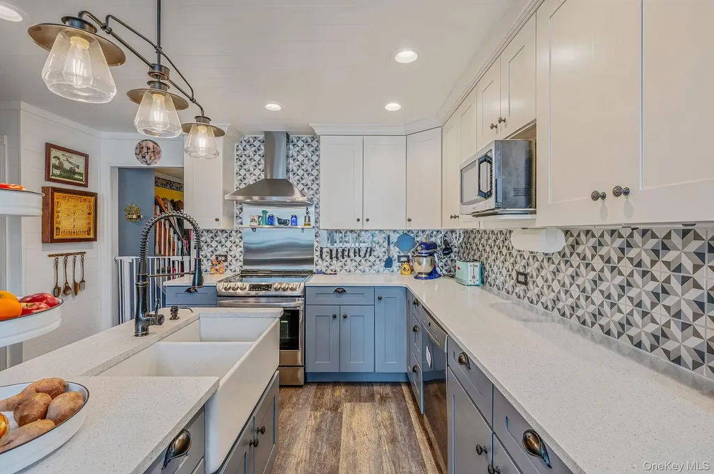 8 Whisper Lane Smithtown NY 11787