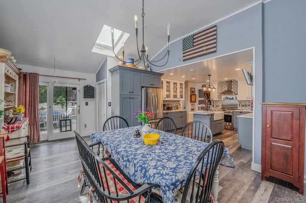 8 Whisper Lane Smithtown NY 11787