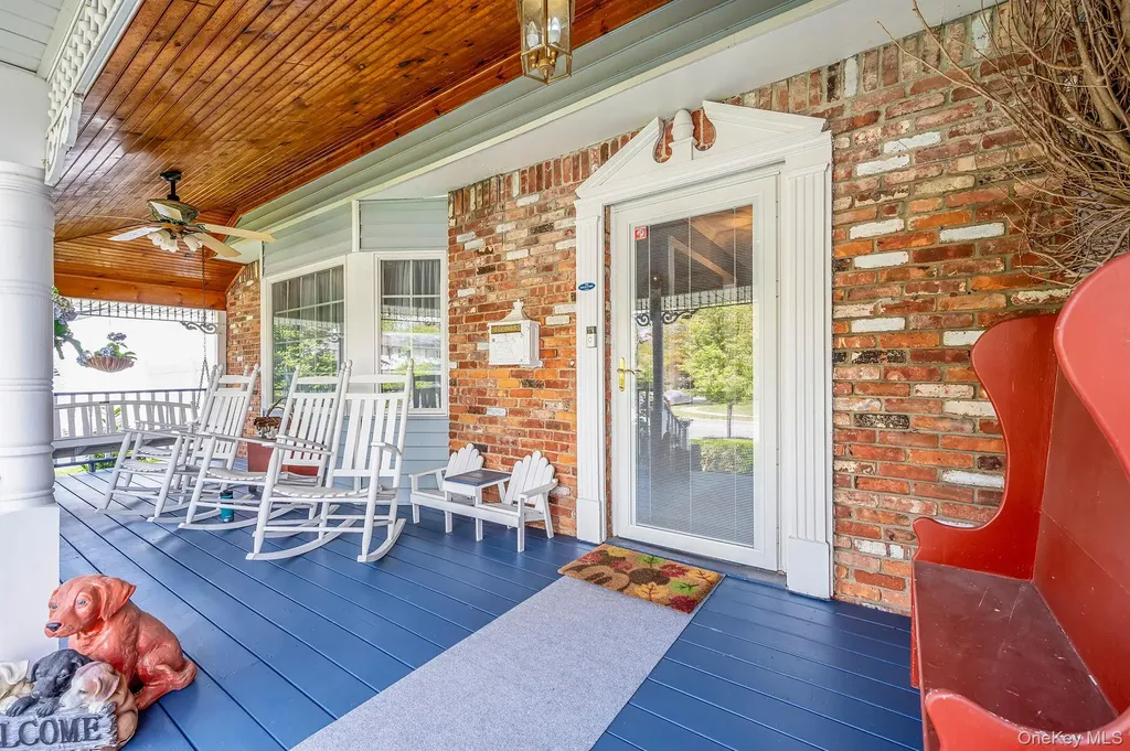 8 Whisper Lane Smithtown NY 11787