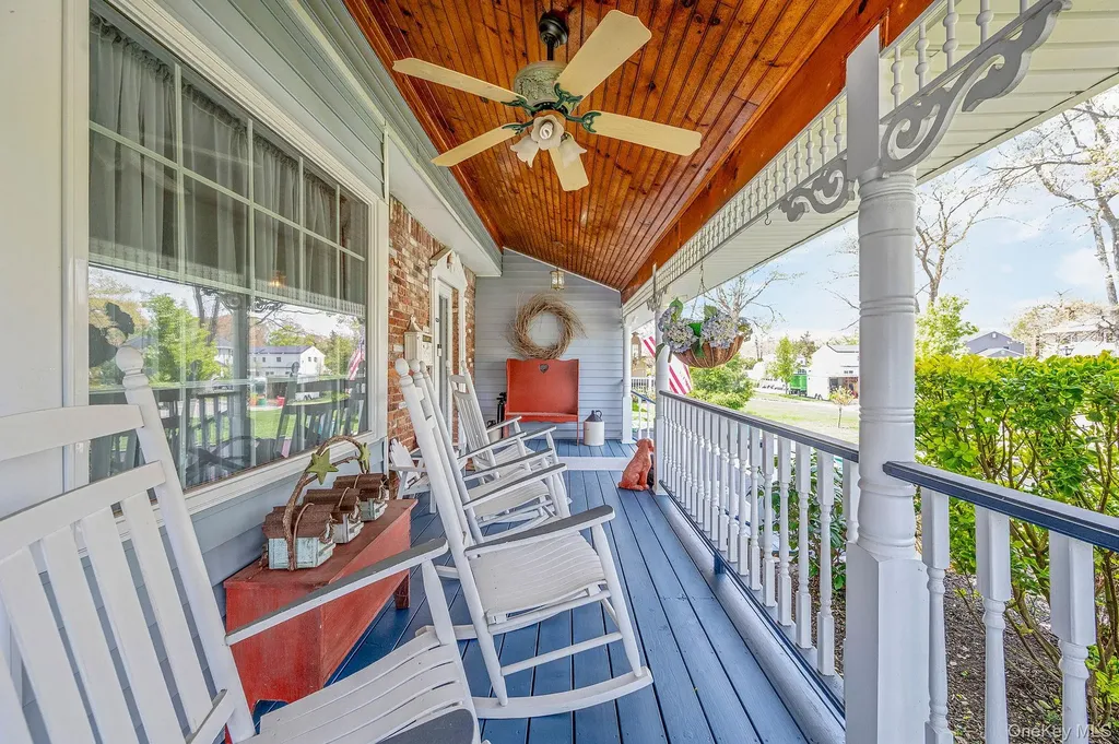 8 Whisper Lane Smithtown NY 11787