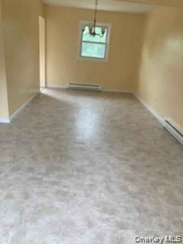 1455 E Forks Road Bay Shore NY 11706