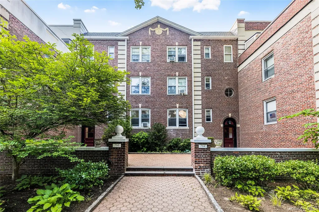 766 Palmer Road Bronxville NY 10708