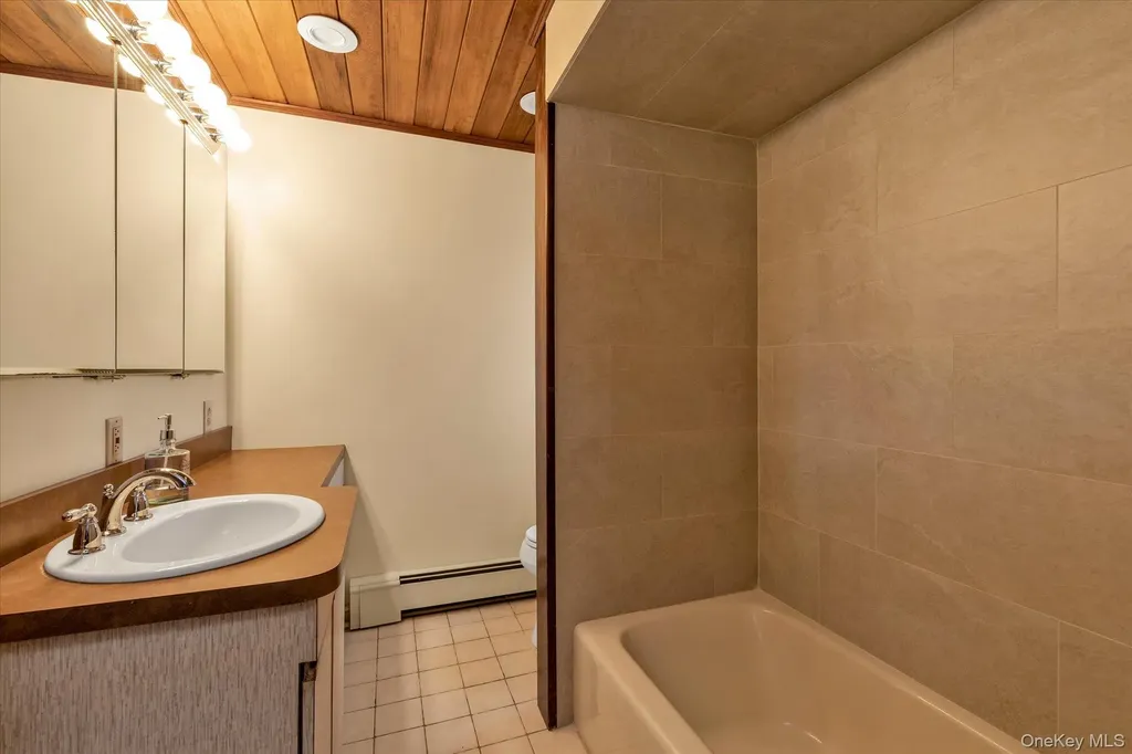 154 Rocklyn Avenue Lynbrook NY 11563