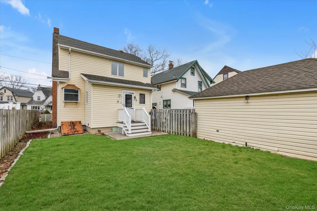 154 Rocklyn Avenue Lynbrook NY 11563
