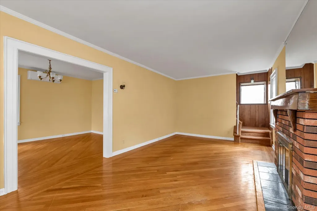 154 Rocklyn Avenue Lynbrook NY 11563