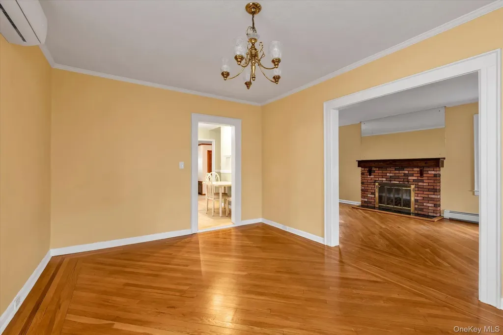 154 Rocklyn Avenue Lynbrook NY 11563