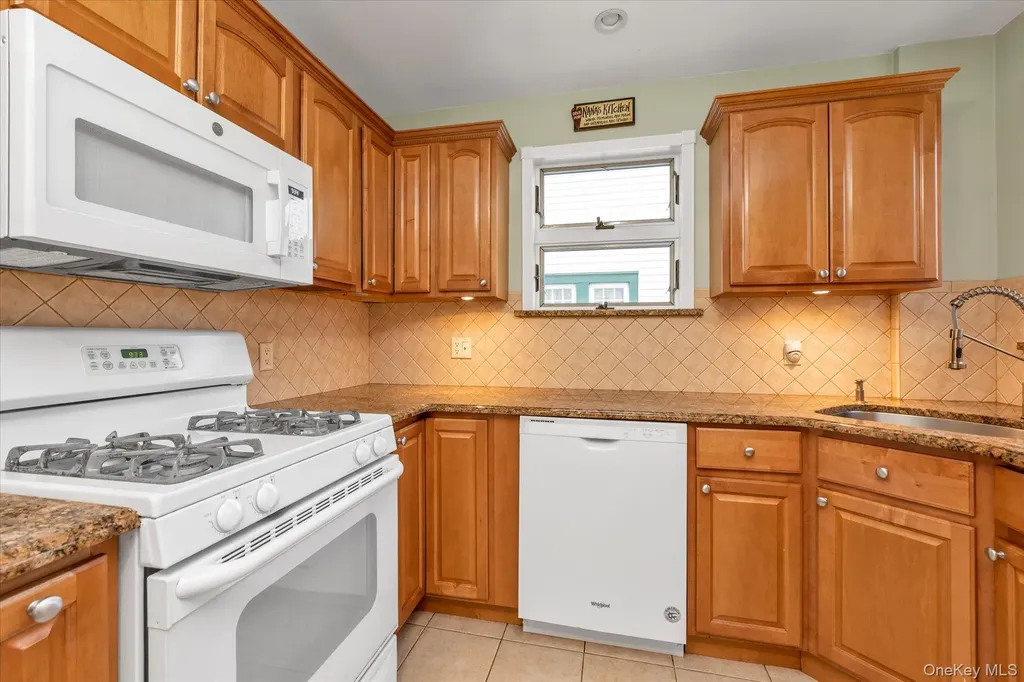 154 Rocklyn Avenue Lynbrook NY 11563