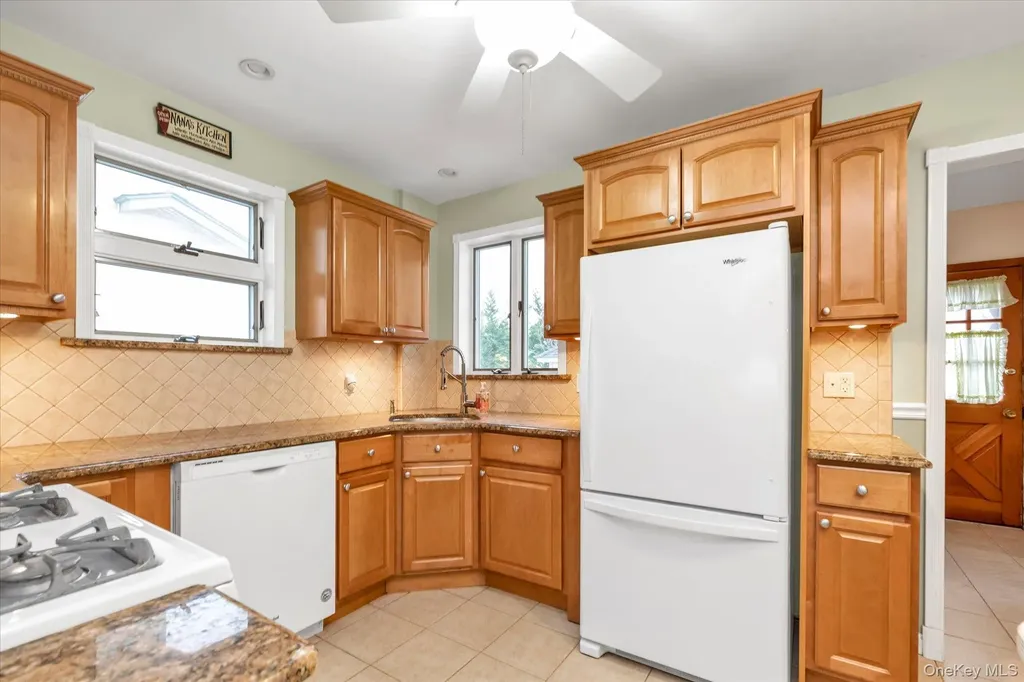 154 Rocklyn Avenue Lynbrook NY 11563