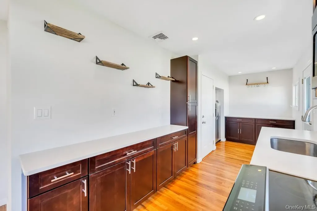 3685 Prairie Path Bethpage NY 11714