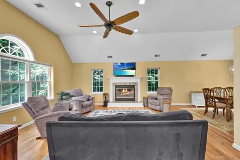 36 Front Street Mahopac NY 10541