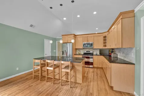 36 Front Street Mahopac NY 10541