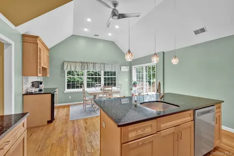 36 Front Street Mahopac NY 10541