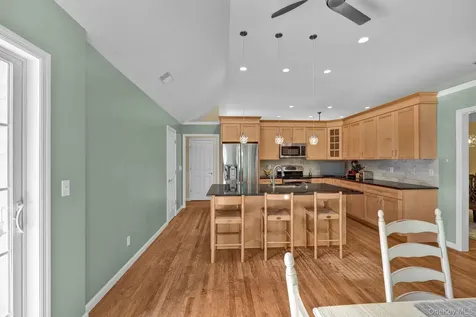 36 Front Street Mahopac NY 10541