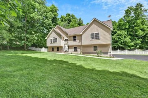 36 Front Street Mahopac NY 10541