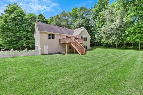 36 Front Street Mahopac NY 10541