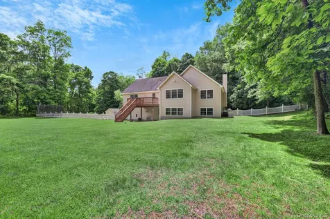 36 Front Street Mahopac NY 10541