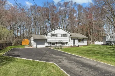 2378 Pine Grove Court Yorktown Heights NY 10598