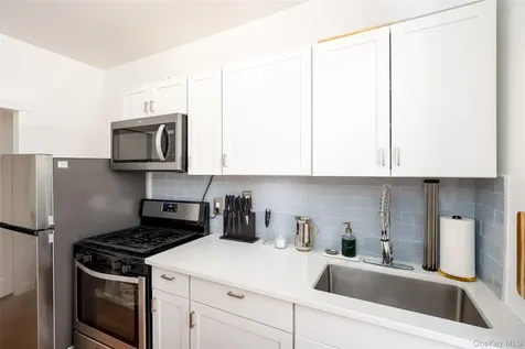 910 Dinsmore Avenue Far Rockaway NY 11691