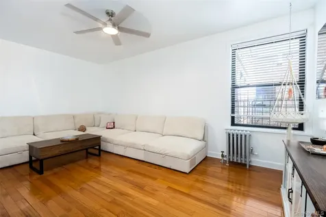 910 Dinsmore Avenue Far Rockaway NY 11691