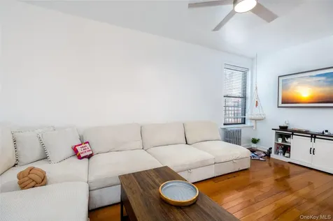 910 Dinsmore Avenue Far Rockaway NY 11691