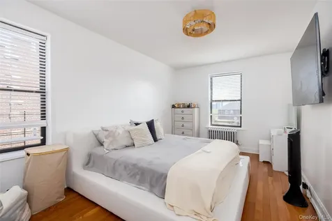 910 Dinsmore Avenue Far Rockaway NY 11691