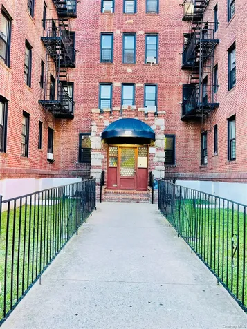 910 Dinsmore Avenue Far Rockaway NY 11691
