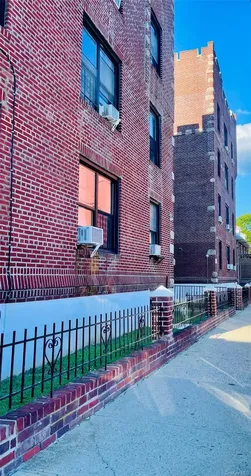 910 Dinsmore Avenue Far Rockaway NY 11691