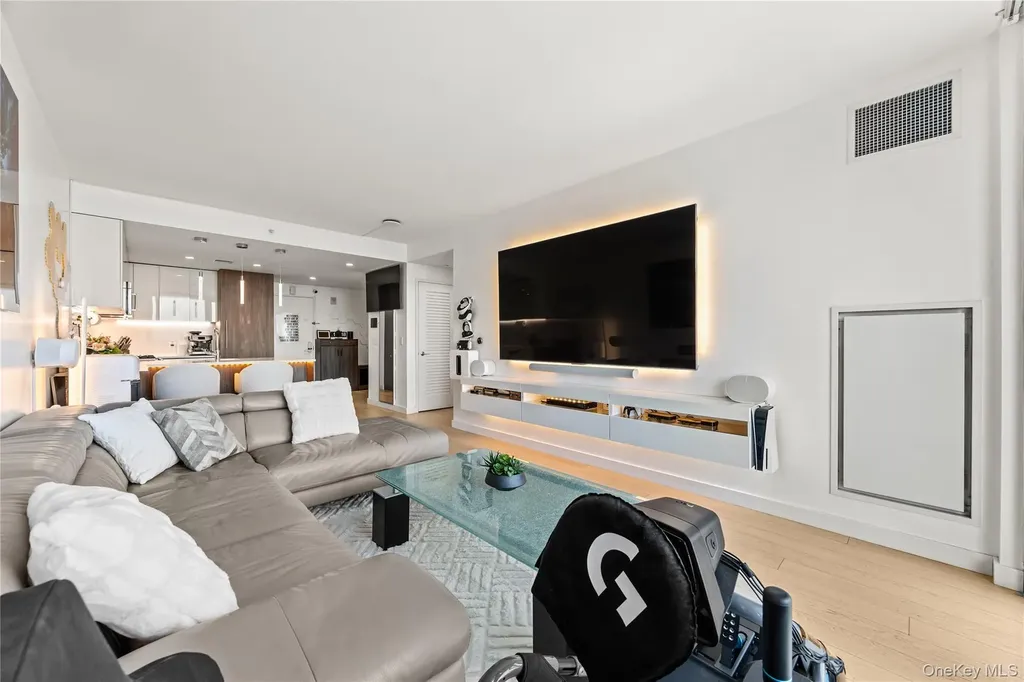 13101 40th Road Flushing NY 11354