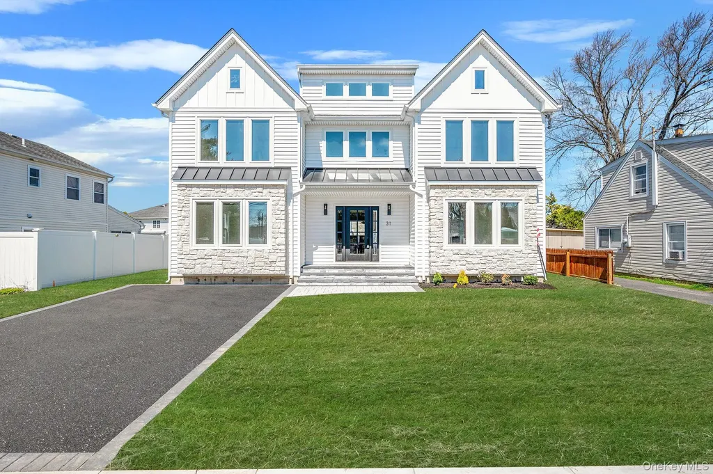 31 Libby Avenue Hicksville NY 11801