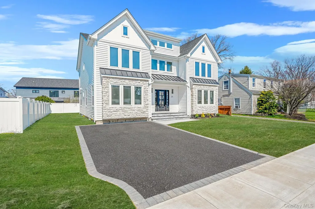 31 Libby Avenue Hicksville NY 11801