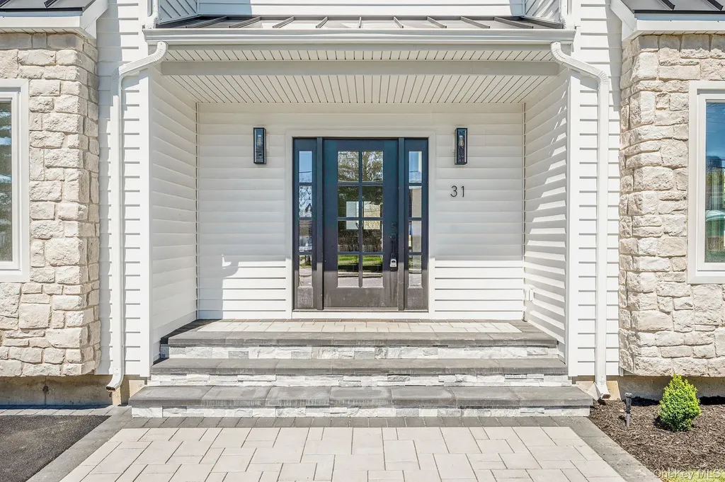 31 Libby Avenue Hicksville NY 11801