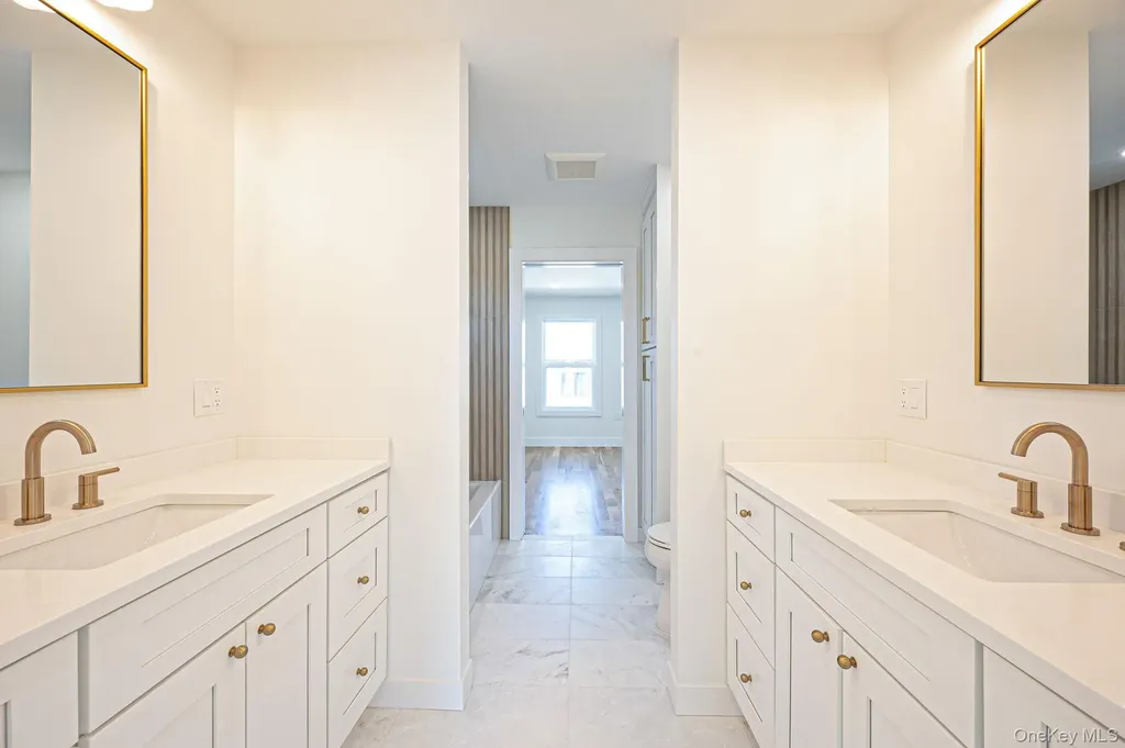 31 Libby Avenue Hicksville NY 11801