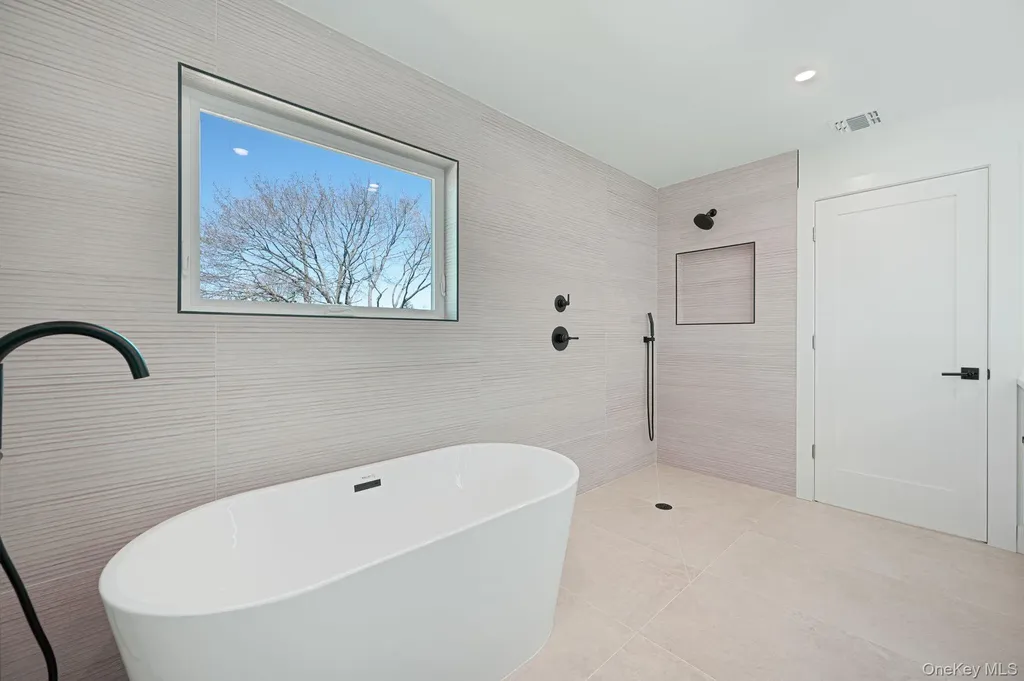 31 Libby Avenue Hicksville NY 11801