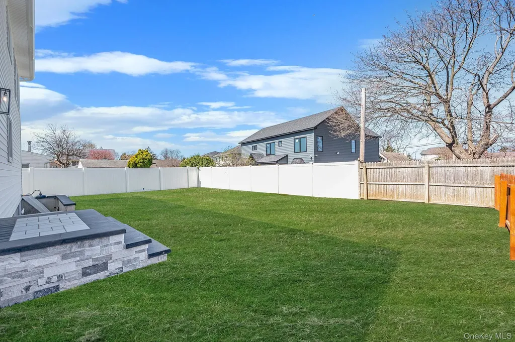 31 Libby Avenue Hicksville NY 11801