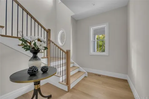 38 Cow Neck Road Sands Point NY 11050